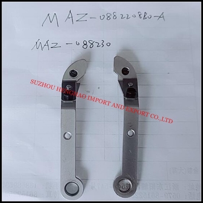 PARTES DE MAQUINAS DE CHEJADA INDUSTRIALES procedentes de China, guía de aguja, cuchillo de movimiento, pie de recogida con botón grande Código HS:84529099
