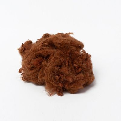 Coloreada camello 1.2D 32m m hilados de polyester la materia prima para las mantas